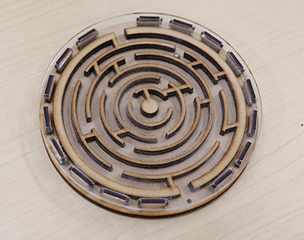 「迷路」を制作してあそぶ デジタルファブリケーション授業