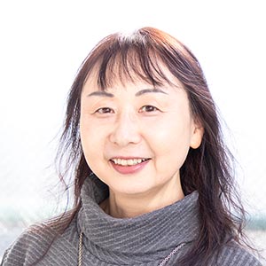 小坂　恭子
