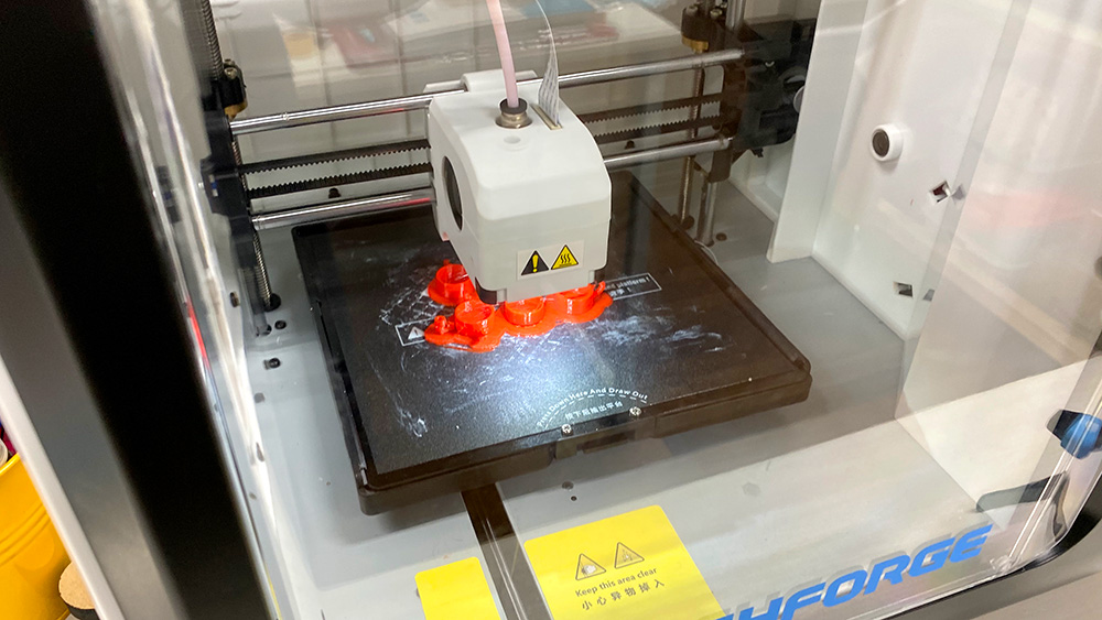3Dプリターで出力中